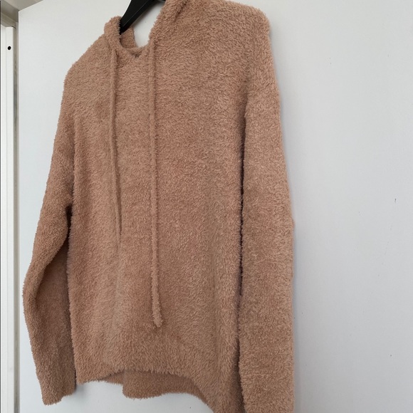 Faux Fur Hooded Pullover - Picture 6 of 6